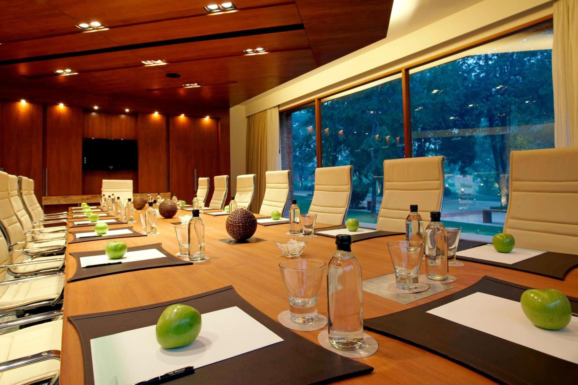 The Westin Sohna Resort & Spa Gurgaon Exterior foto